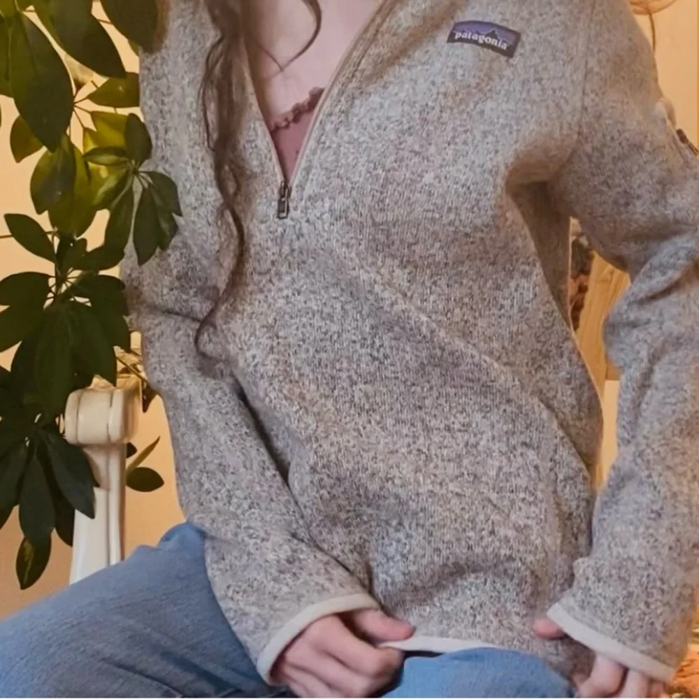 Gray/oatmeal Patagonia pullover - Picture 1 of 2